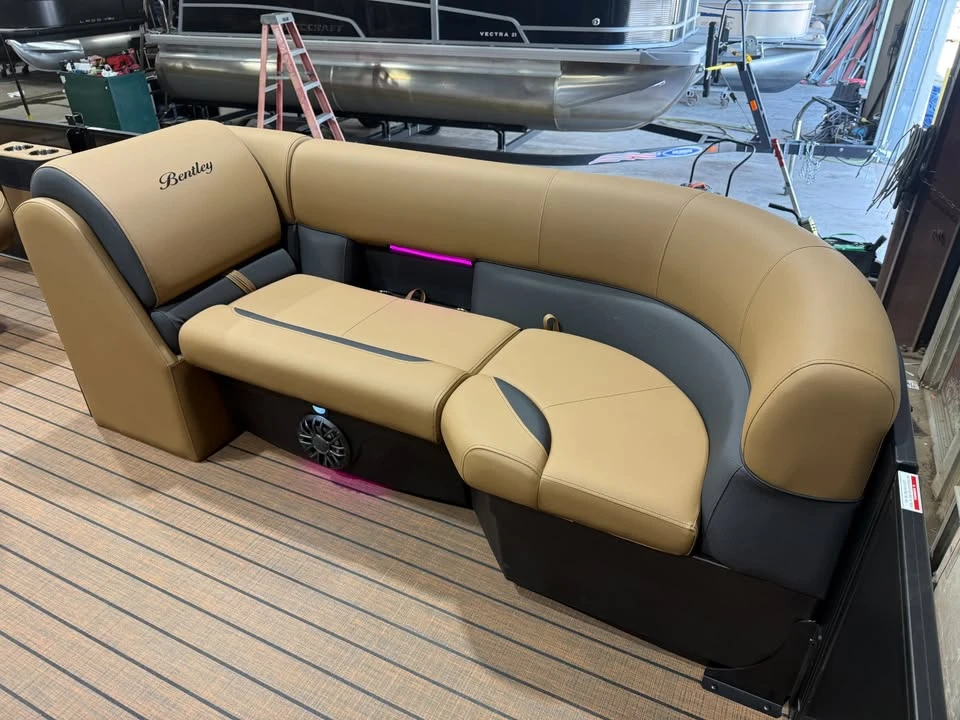 2027 Bentley - Image 8 of 20