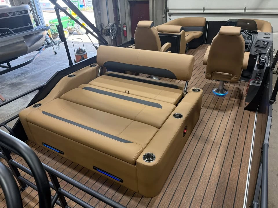 2027 Bentley - Image 15 of 20