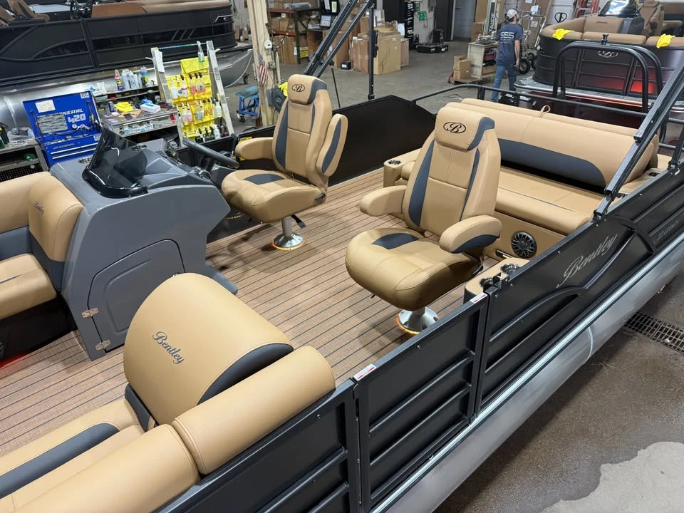 2027 Bentley - Image 3 of 20