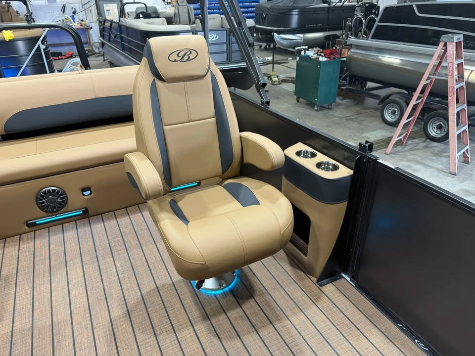 2027 Bentley - Image 9 of 20