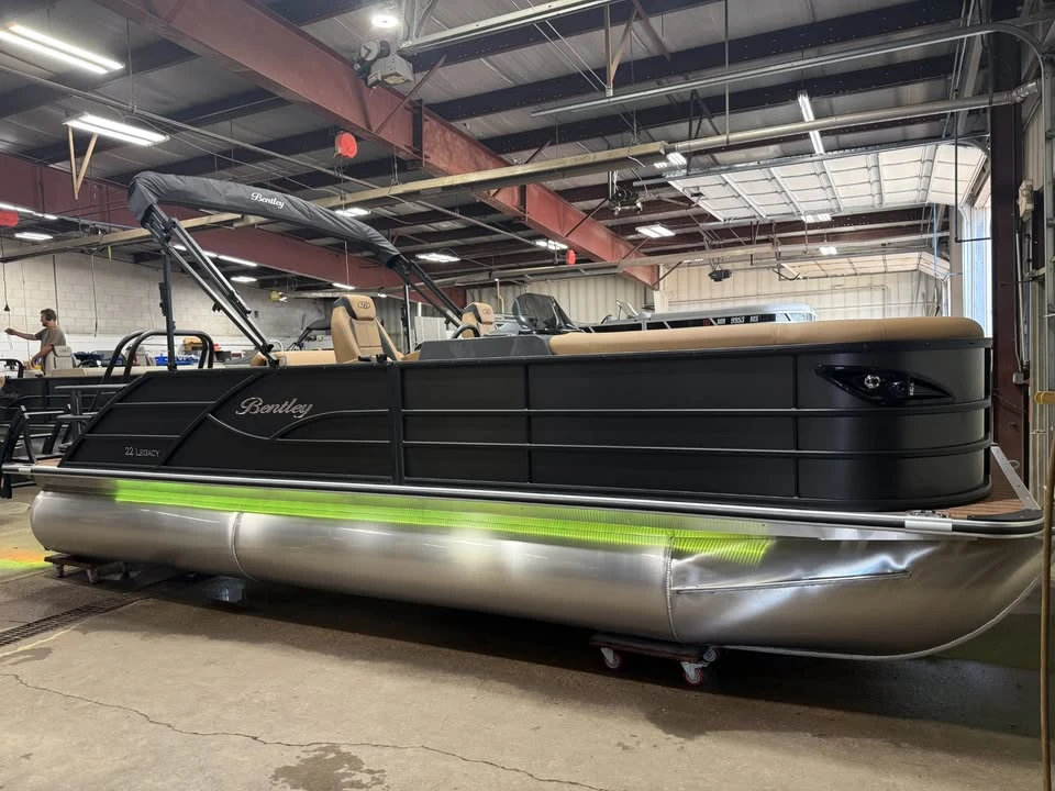 2027 Bentley - Image 19 of 20