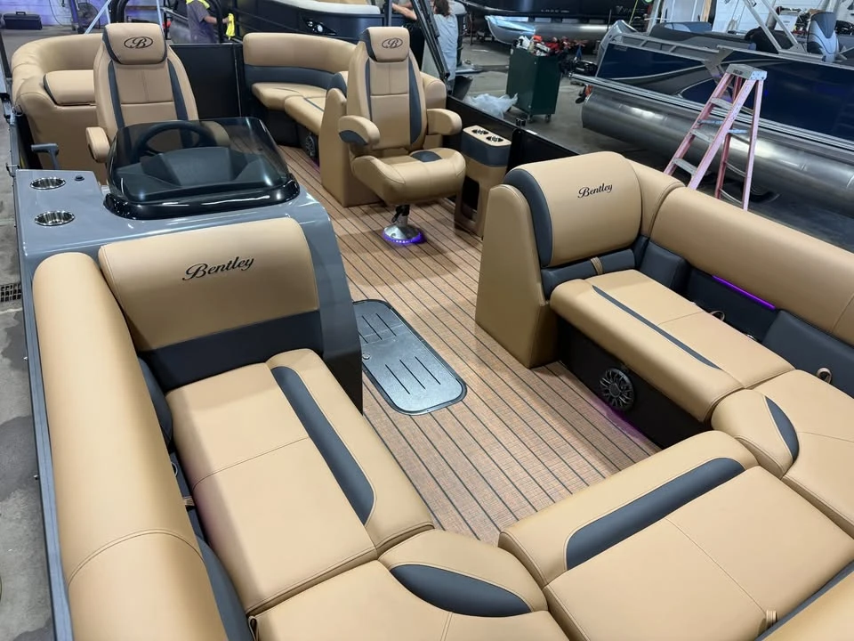 2027 Bentley - Image 16 of 20
