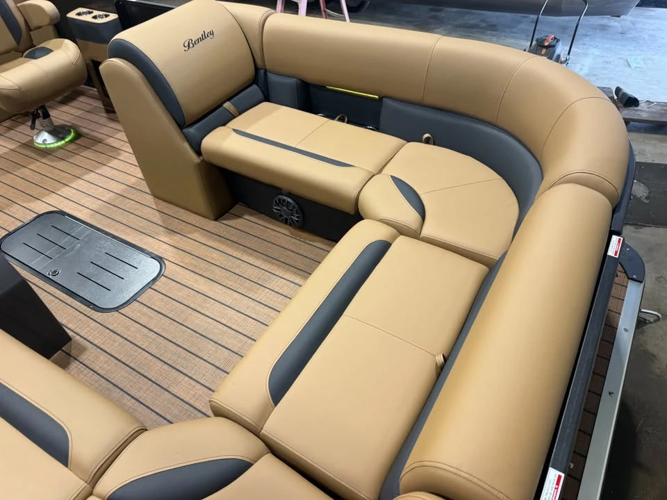 2027 Bentley - Image 9 of 20