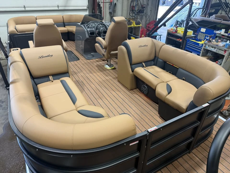 2027 Bentley - Image 13 of 20