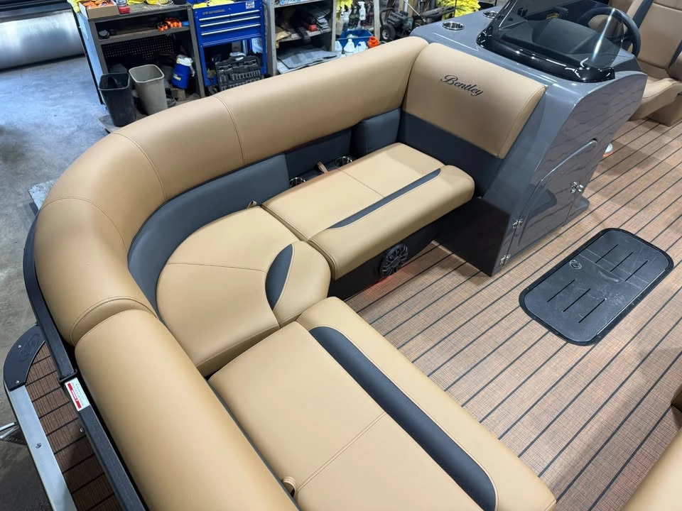 2027 Bentley - Image 8 of 20