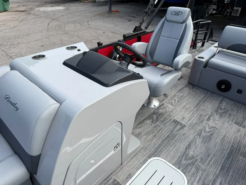 2027 Bentley - Image 8 of 18