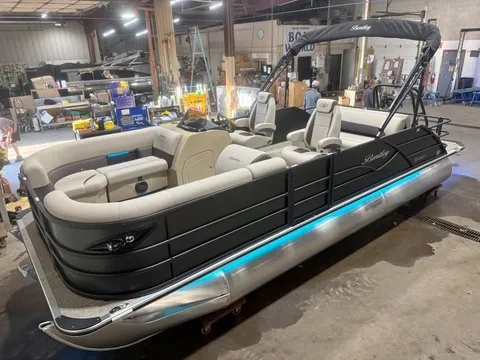 2027 Bentley Legacy 223 Swingback Tritoon