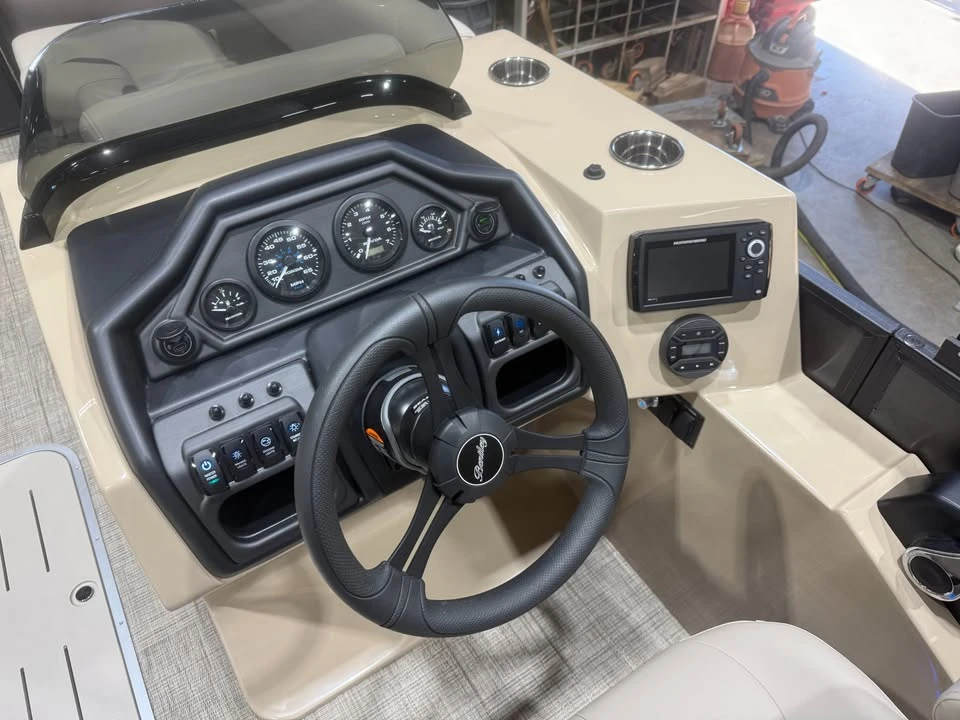 2027 Bentley - Image 11 of 20