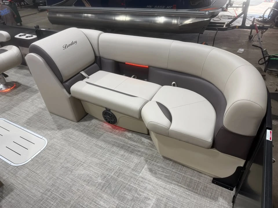 2027 Bentley - Image 8 of 20