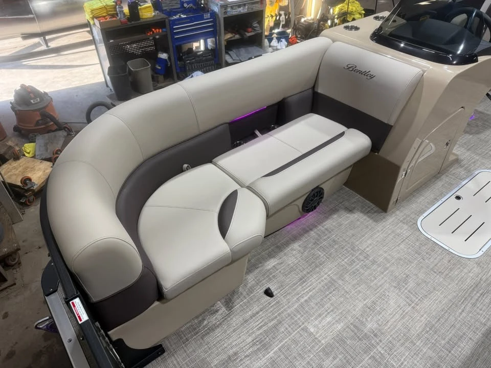 2027 Bentley - Image 7 of 20