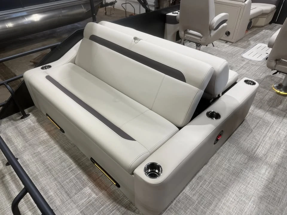 2027 Bentley - Image 12 of 20