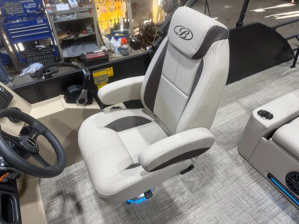2027 Bentley - Image 10 of 20