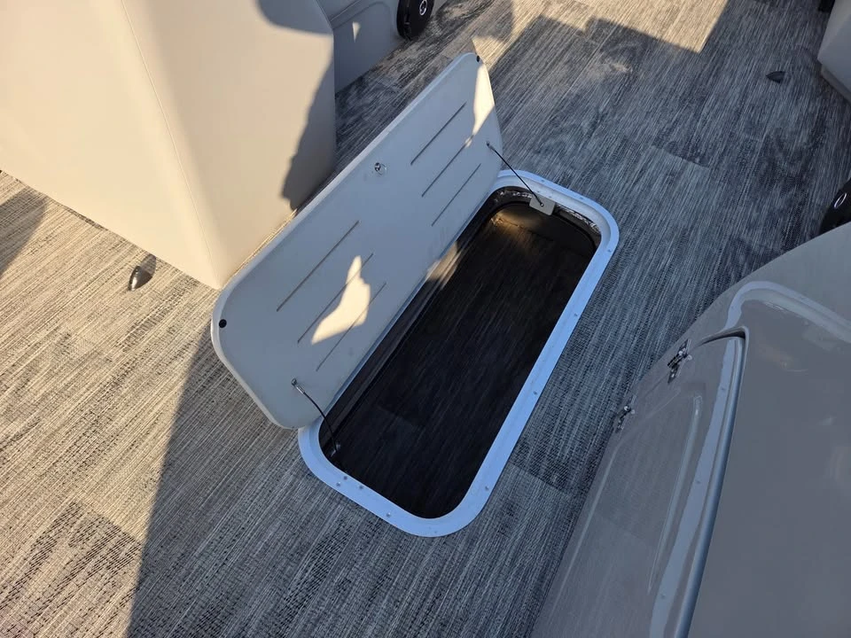 2027 Bentley - Image 6 of 10