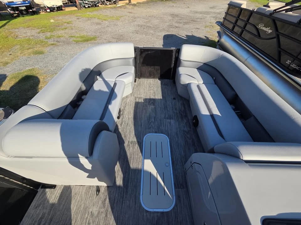 2027 Bentley - Image 5 of 10