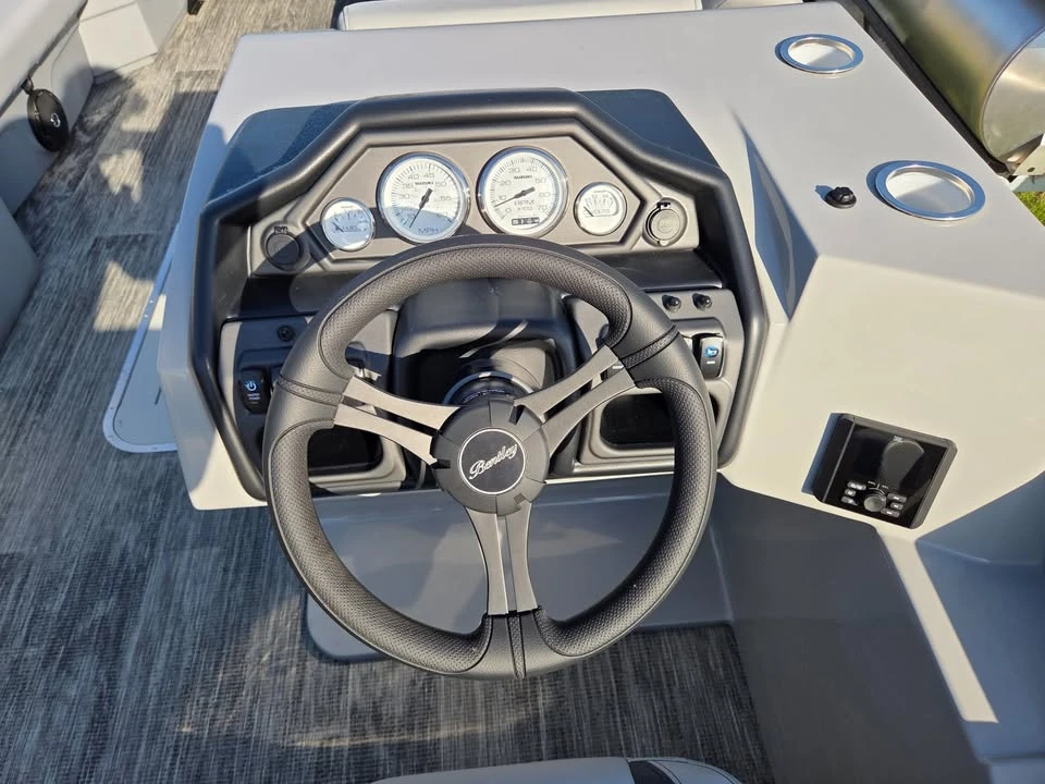 2027 Bentley - Image 9 of 10
