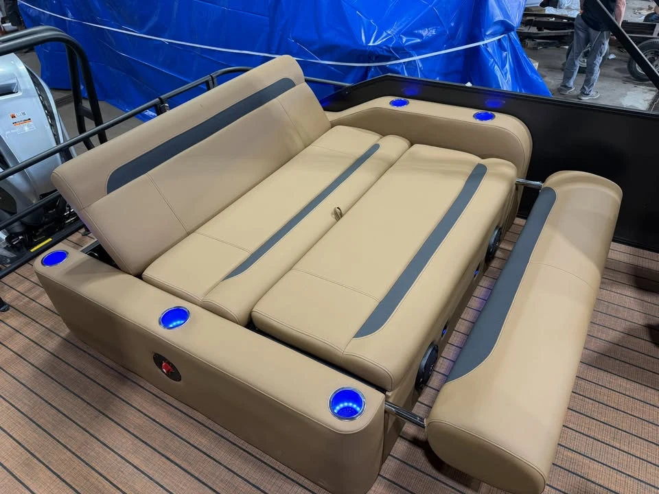 2027 Bentley - Image 16 of 20