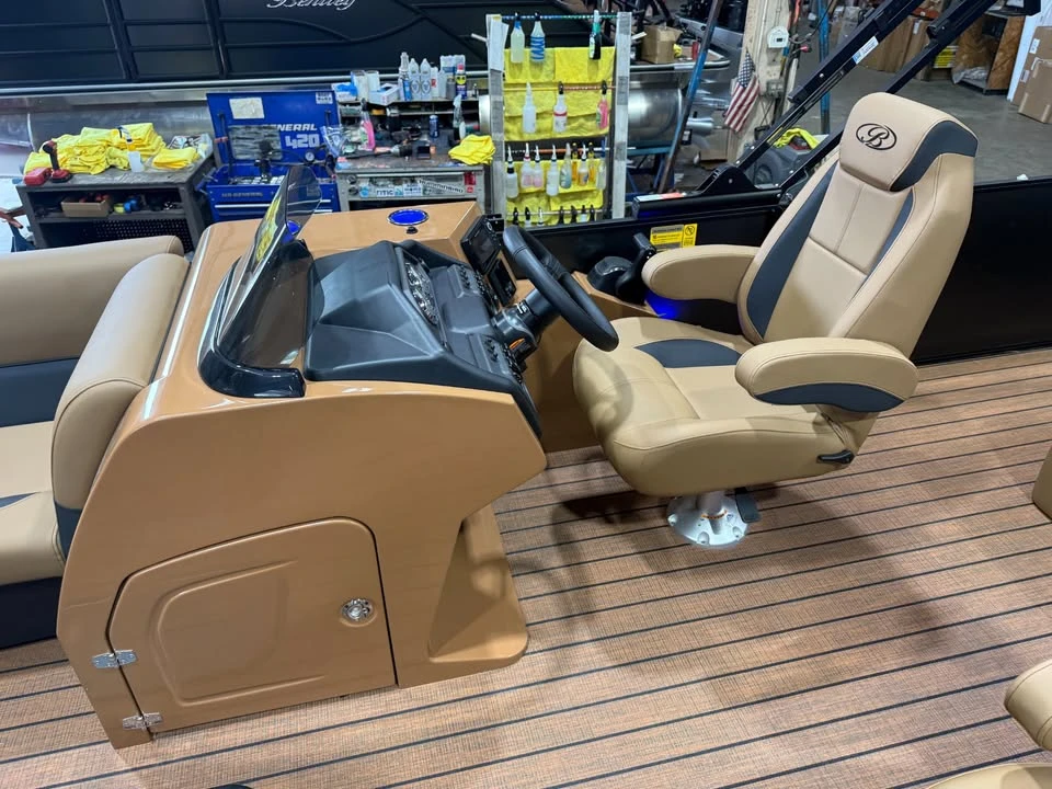 2027 Bentley - Image 11 of 20
