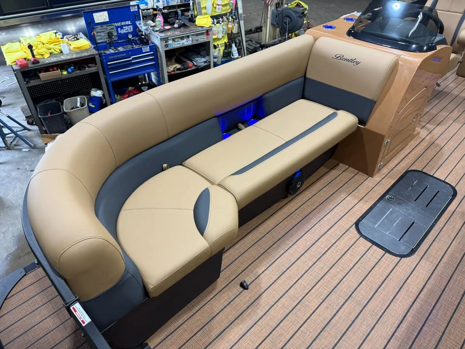 2027 Bentley - Image 8 of 20