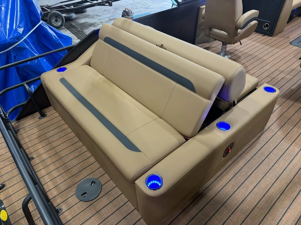 2027 Bentley - Image 15 of 20