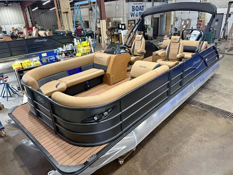 2027 Bentley Legacy 243 Navigator Quad Lounge Tritoon