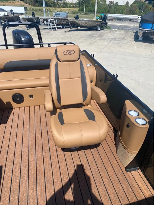 2027 Bentley - Image 17 of 20