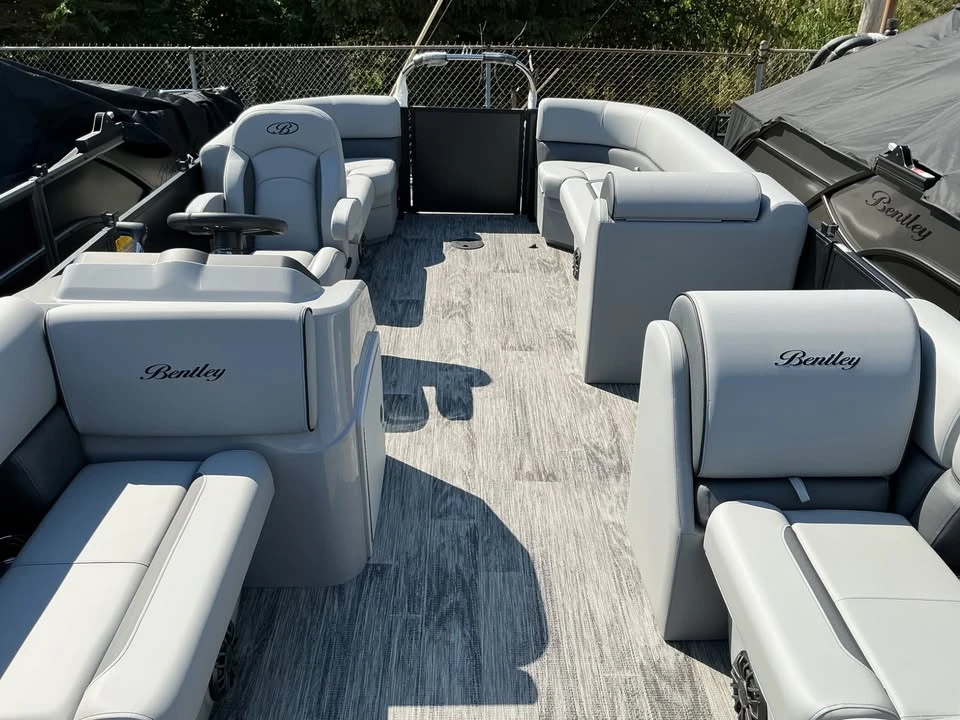2027 Bentley - Image 4 of 14