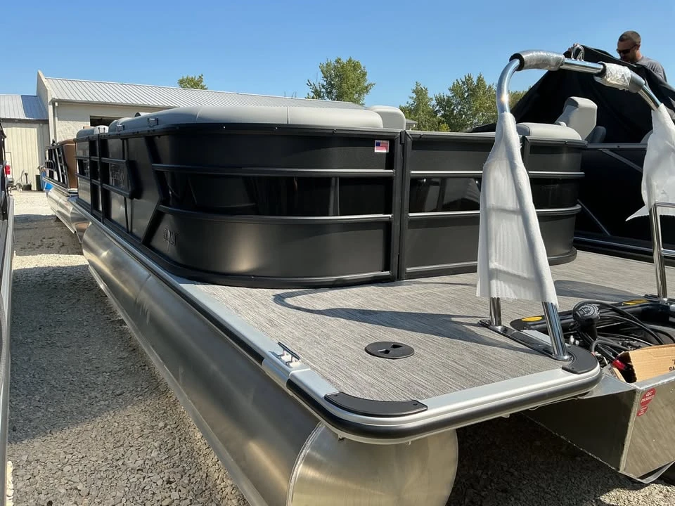 2027 Bentley - Image 3 of 14