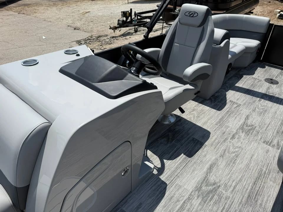 2027 Bentley - Image 7 of 20