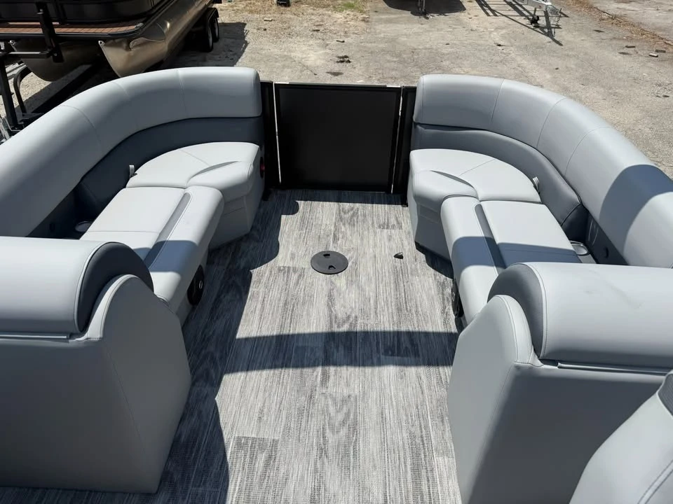 2027 Bentley - Image 15 of 20