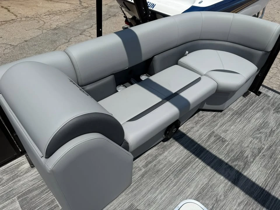 2027 Bentley - Image 13 of 20