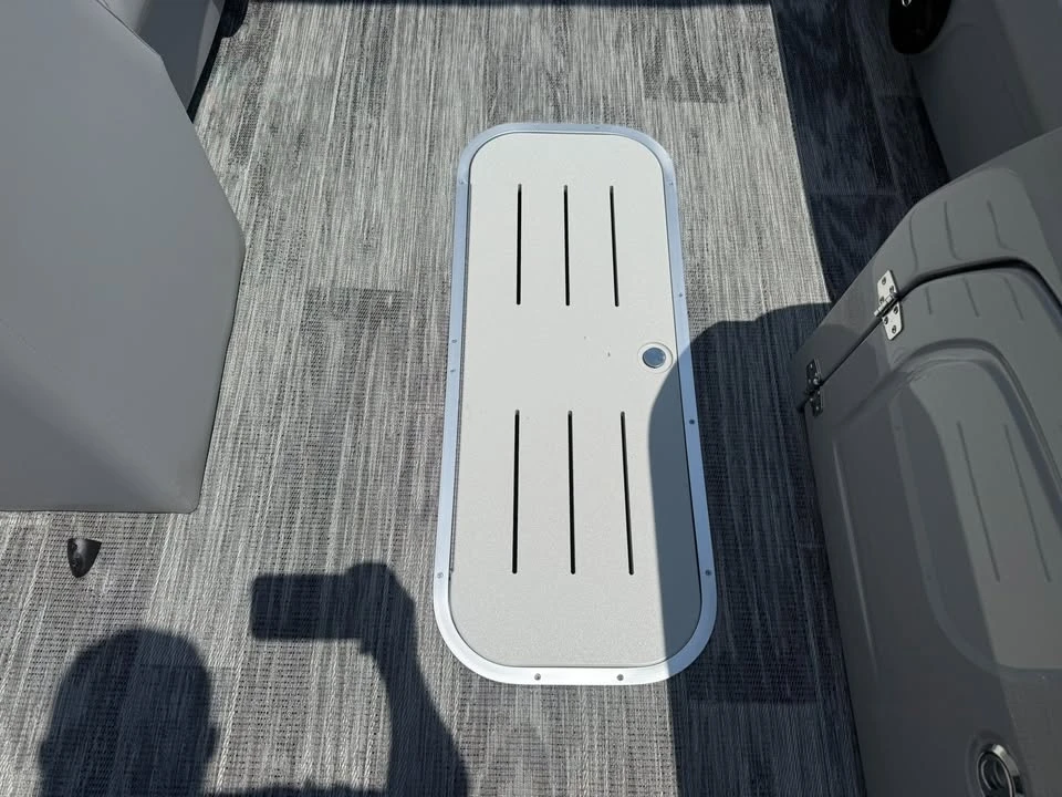 2027 Bentley - Image 11 of 20