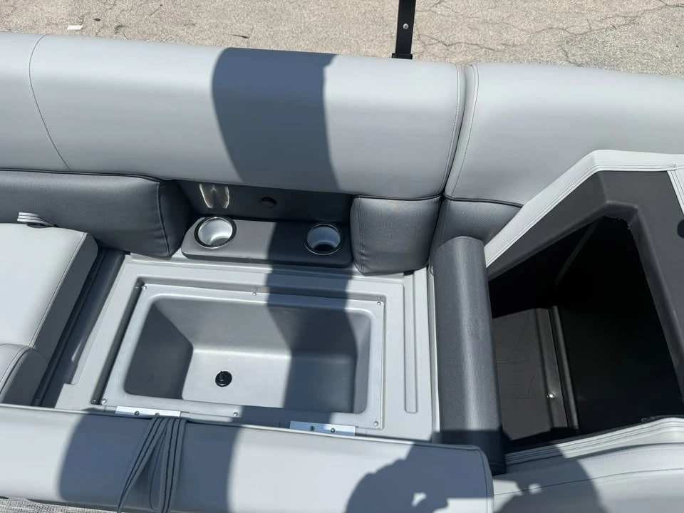 2027 Bentley - Image 17 of 20