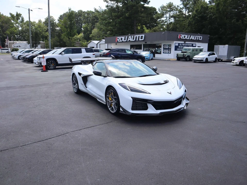 2027 Chevrolet Corvette C8 Grand Sport - Image 17 of 31