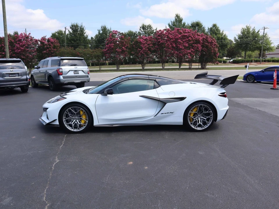 2027 Chevrolet Corvette C8 Grand Sport - Image 12 of 31