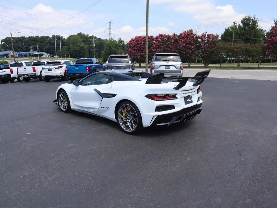 2027 Chevrolet Corvette C8 Grand Sport - Image 13 of 31