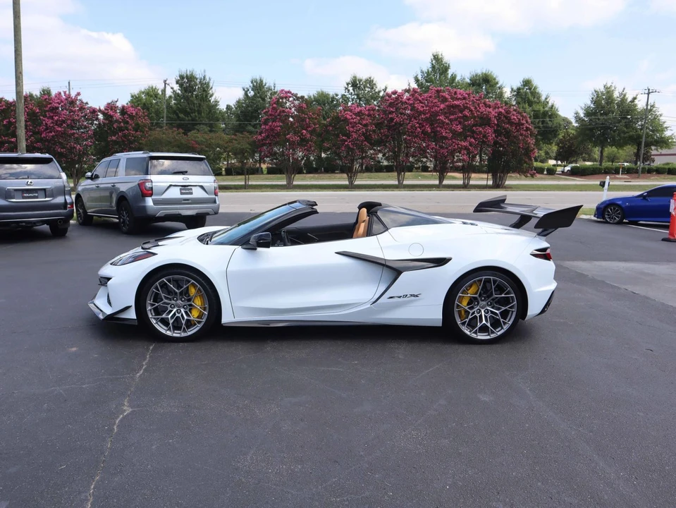 2027 Chevrolet Corvette C8 Grand Sport - Image 5 of 31