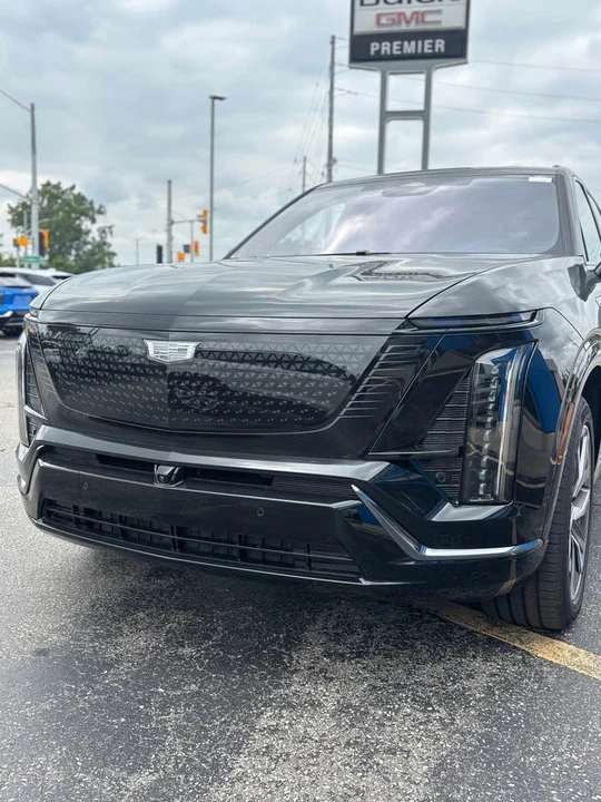2027 Cadillac Vistiq - Image 8 of 9