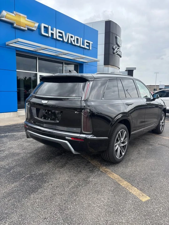 2027 Cadillac Vistiq - Image 7 of 9