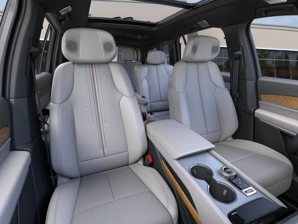 2027 Cadillac Vistiq - Image 9 of 18