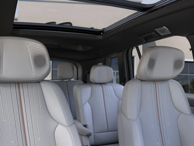 2027 Cadillac Vistiq - Image 18 of 18