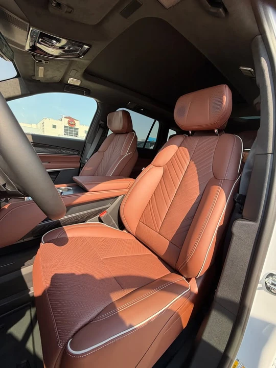 2027 Cadillac Vistiq - Image 7 of 17