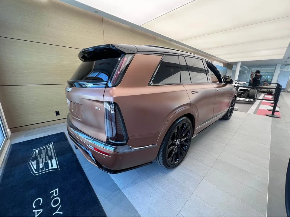 2027 Cadillac Vistiq - Image 5 of 10