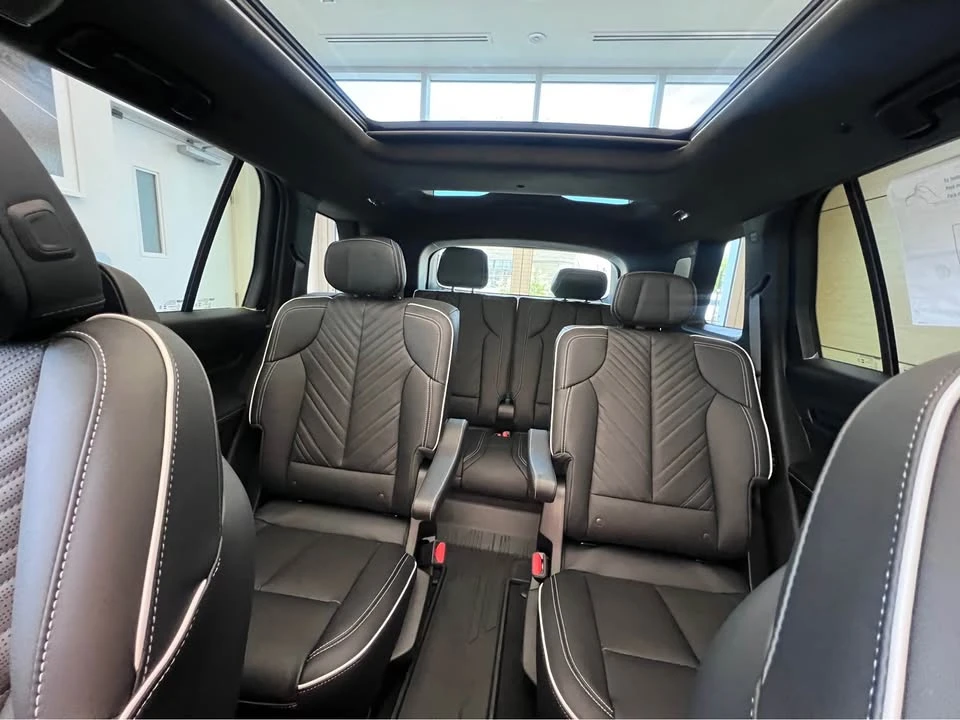 2027 Cadillac Vistiq - Image 10 of 10