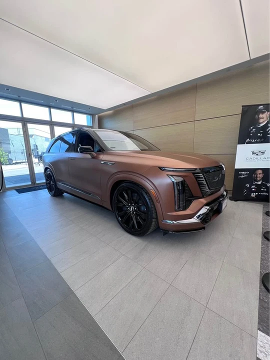 2027 Cadillac Vistiq - Image 2 of 10