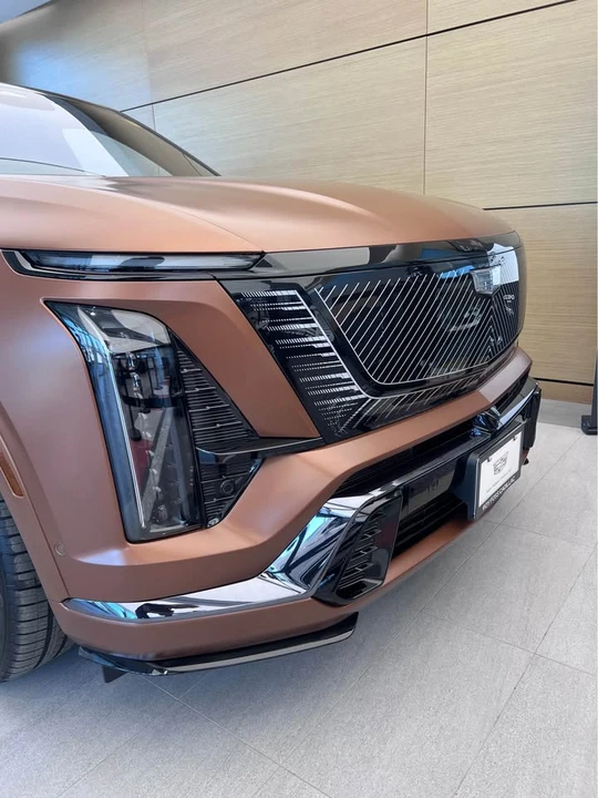 2027 Cadillac Vistiq - Image 3 of 10