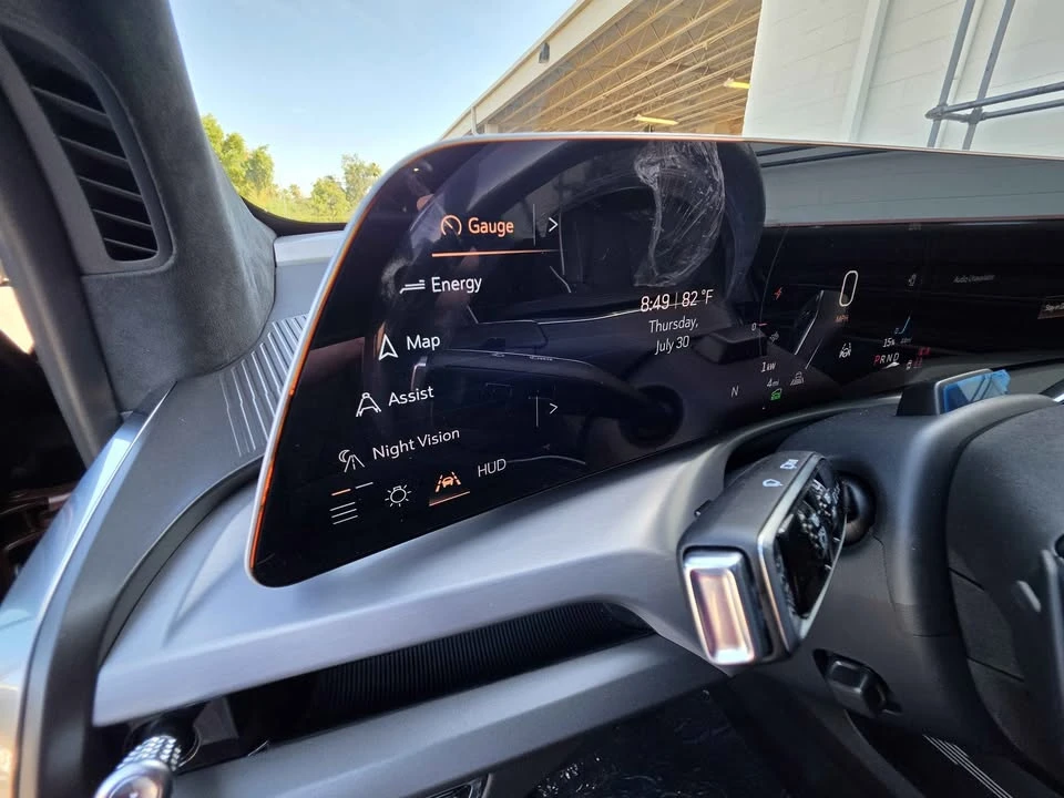 2027 Cadillac Vistiq - Image 7 of 10