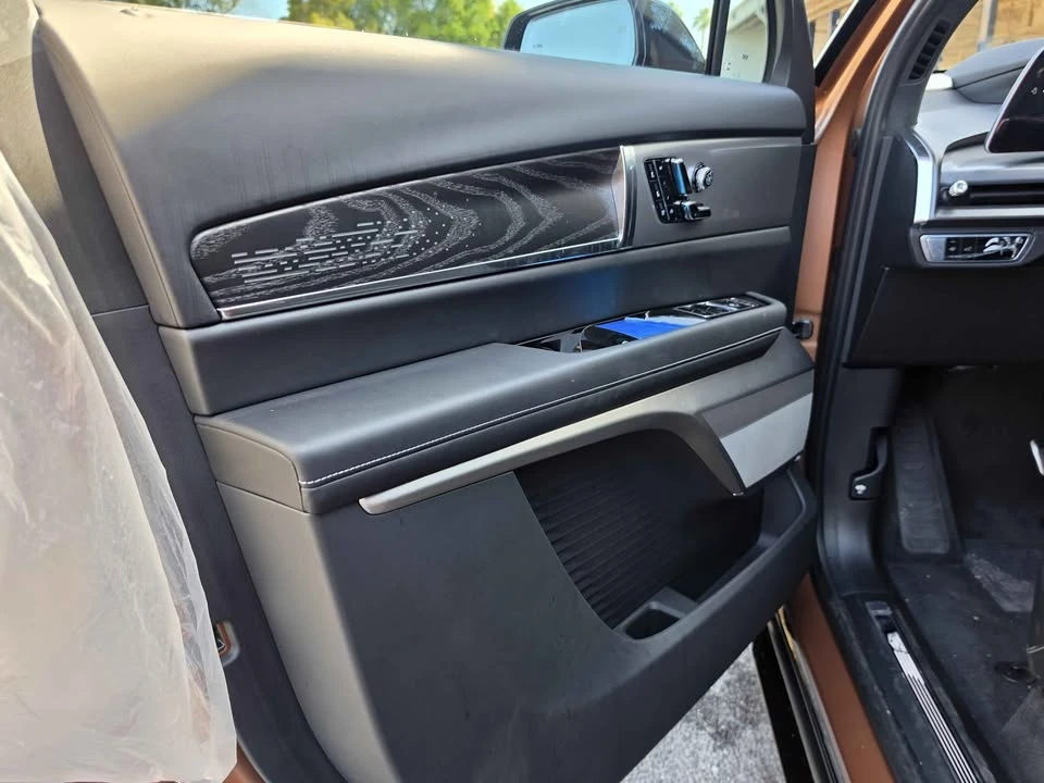 2027 Cadillac Vistiq - Image 4 of 10