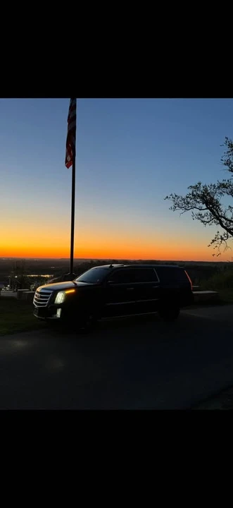 2027 Cadillac Escalade 5th Gen - Image 3 of 3