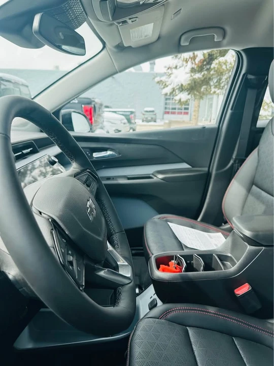 2027 Chevrolet - Image 6 of 7