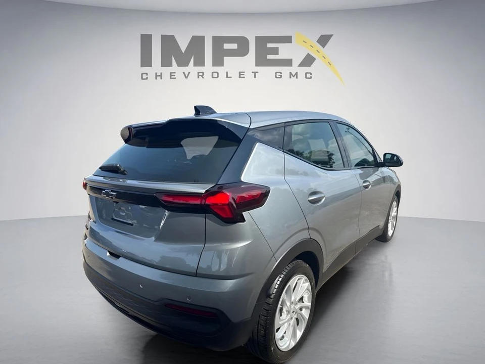 2027 Chevrolet Volt - Image 5 of 31